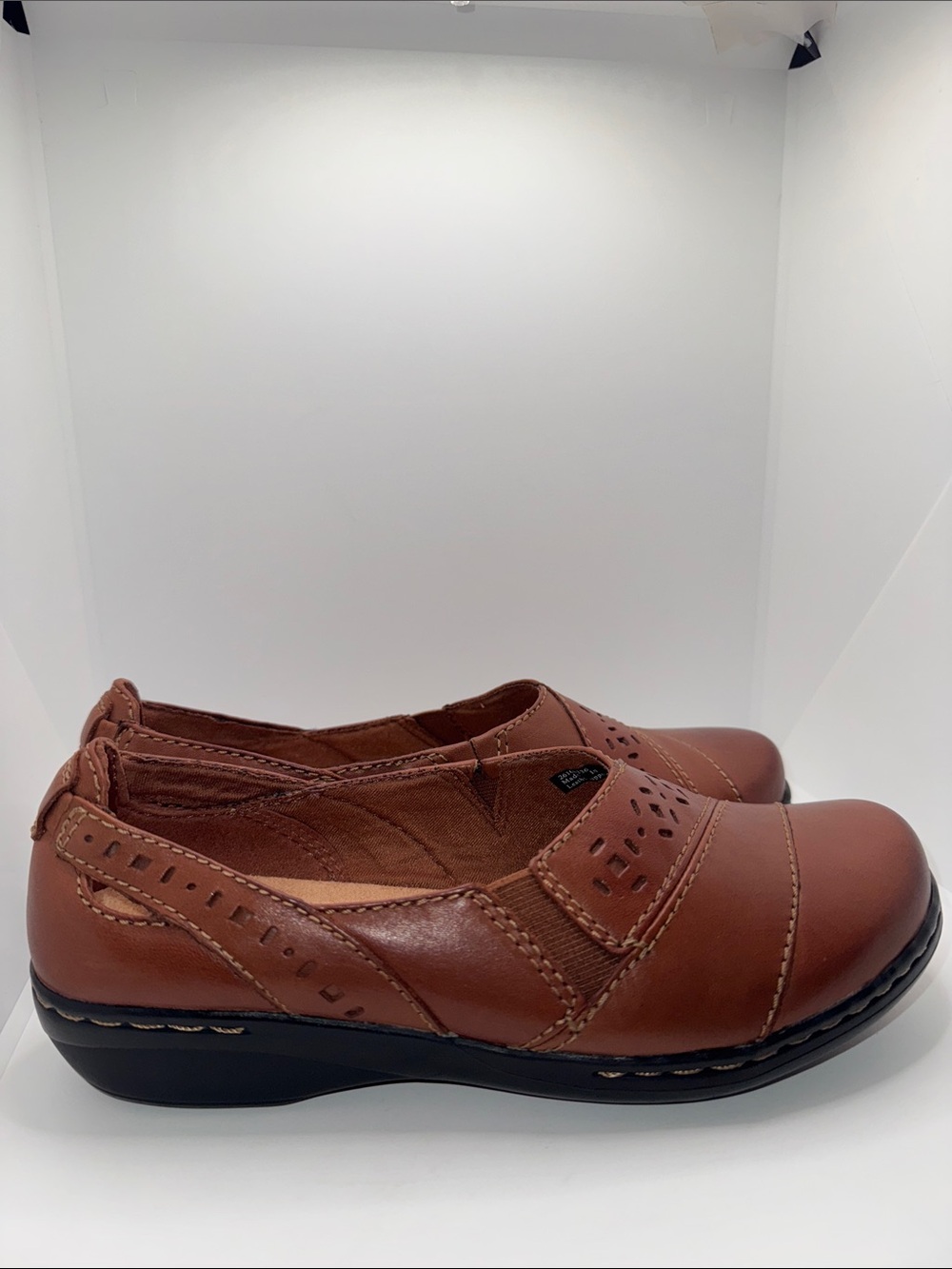 CLARKS Evianna Slip On Shoes Brown Leather Women’s 6.5 W Wide
